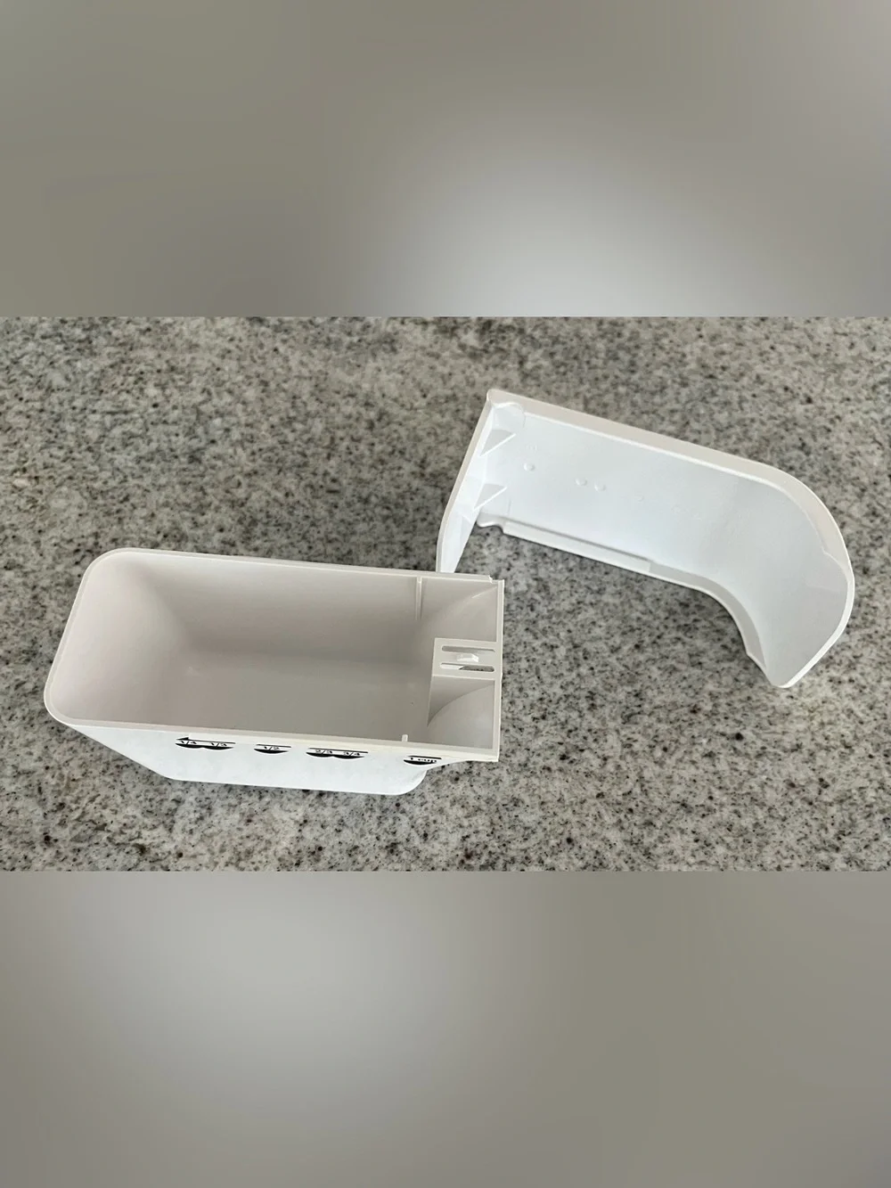 The Pampered Chef White Measuring Scoop